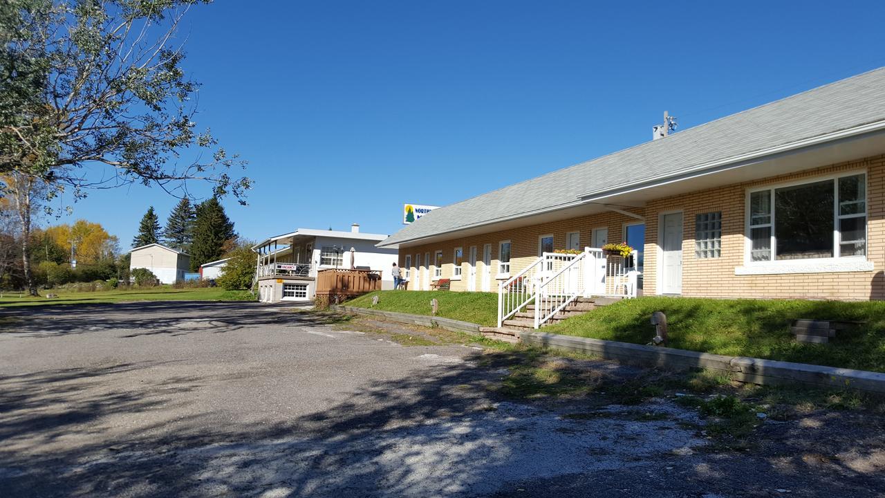 Northland Motel Nipigon Esterno foto